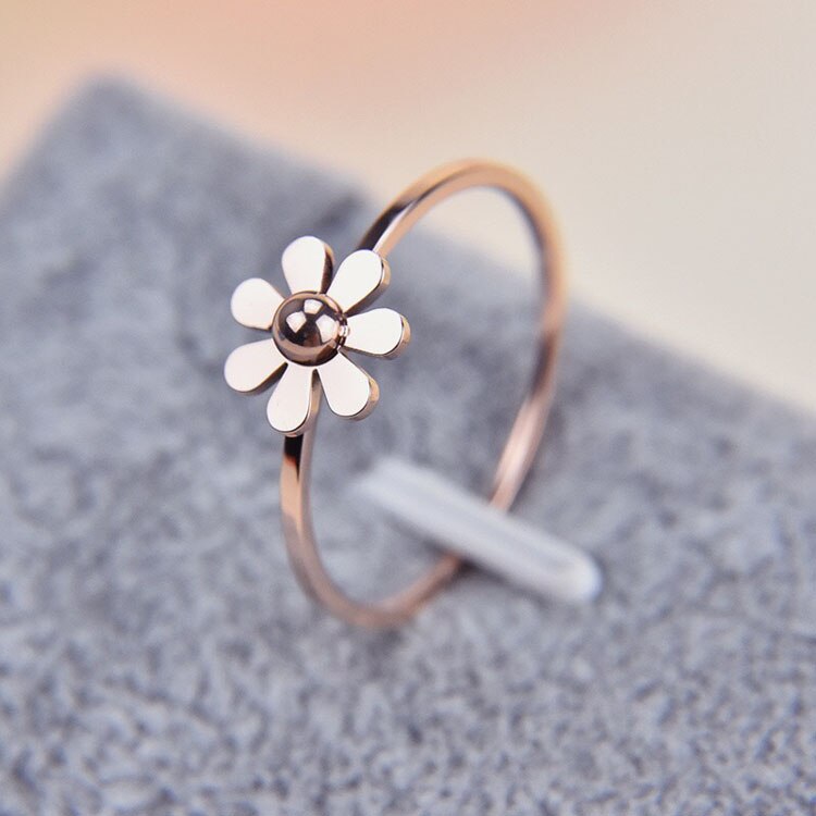 Top Quality Rose Gold color Titanium Steel  Fashion Flower Daisy Rings,nice jewellry gift woman cheap ring,drop shopping